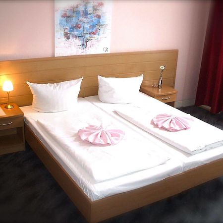 Hotel Pension Messe Berlin Exterior photo